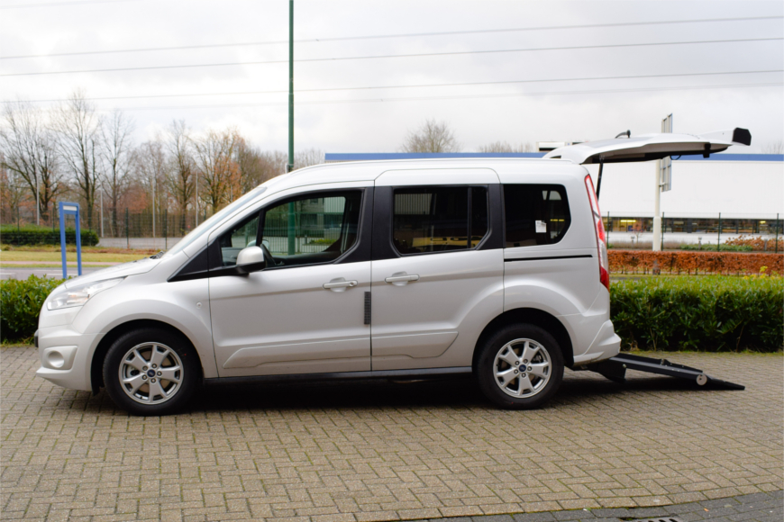 Aangepaste achterbalk voor de Ford Tourneo Connect Grand (foute info)